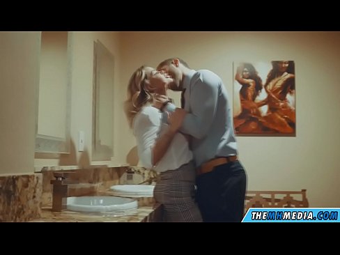 ❤️ ໃນເວລາທີ່ຜິວເນື້ອສີຂາວ busty seduces ທ່ານຢູ່ໃນຫ້ອງນ້ໍາສາທາລະນະ ໜັງໂປ້ ທີ່ lo.recetasketo.top